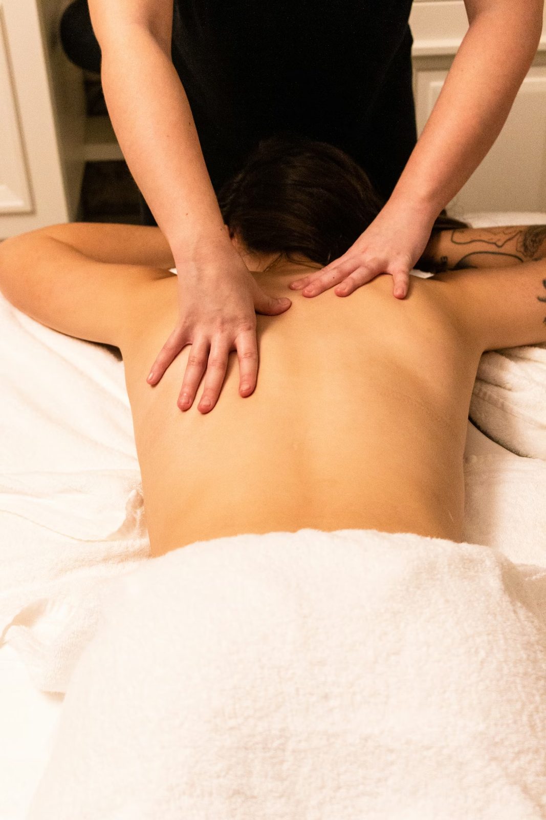 Afslappende ryg- og thai massage hos Wannaspa